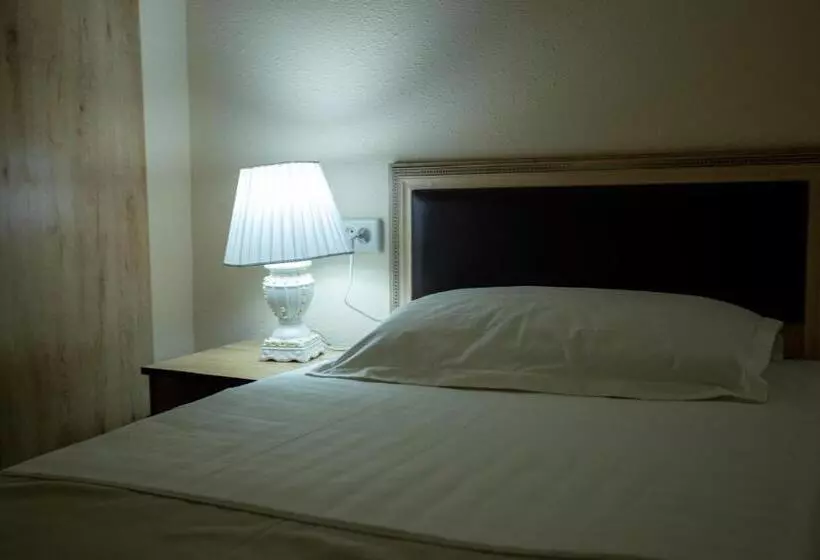 ホテル Tiny Art House Near Of Airaport