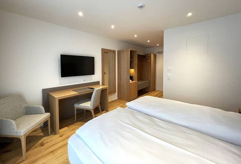 בית מלון כפרי Lms   La Maison Suisse   Döttingen