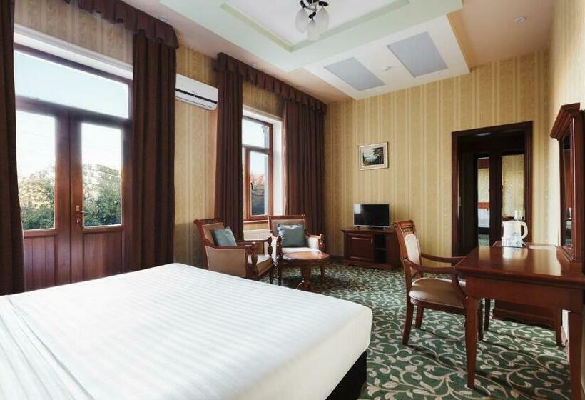 Hotelli Western Suites