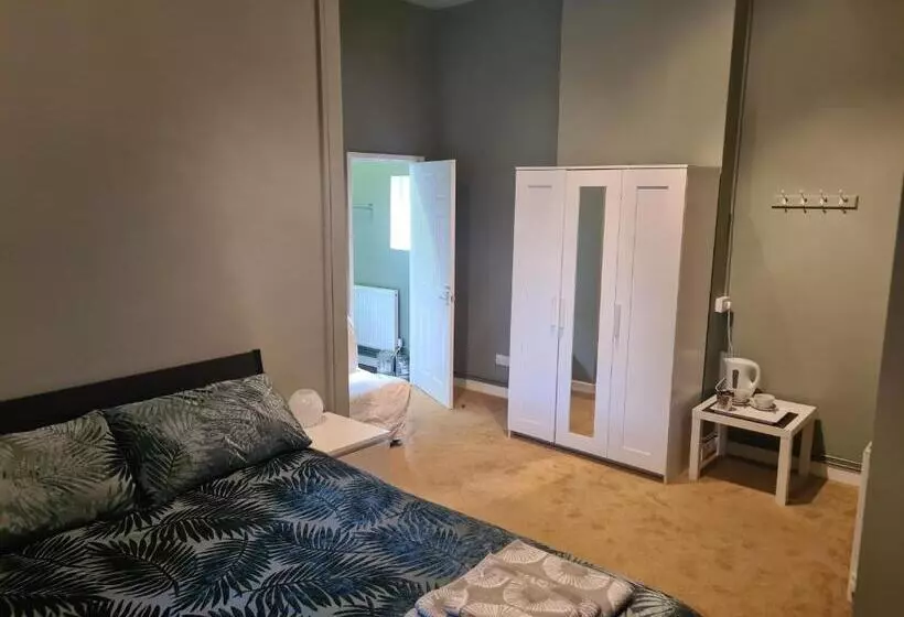 Retkeilymaja Hen House