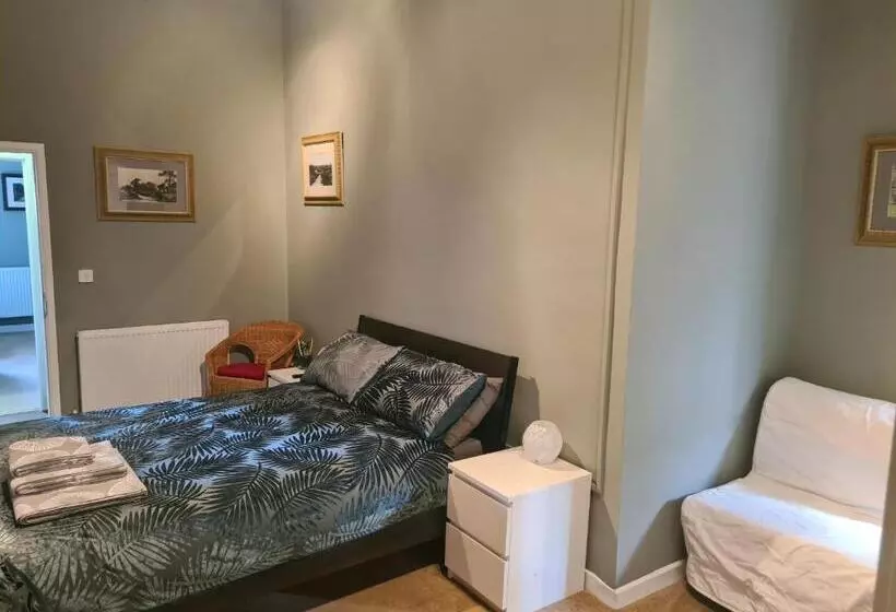 Retkeilymaja Hen House