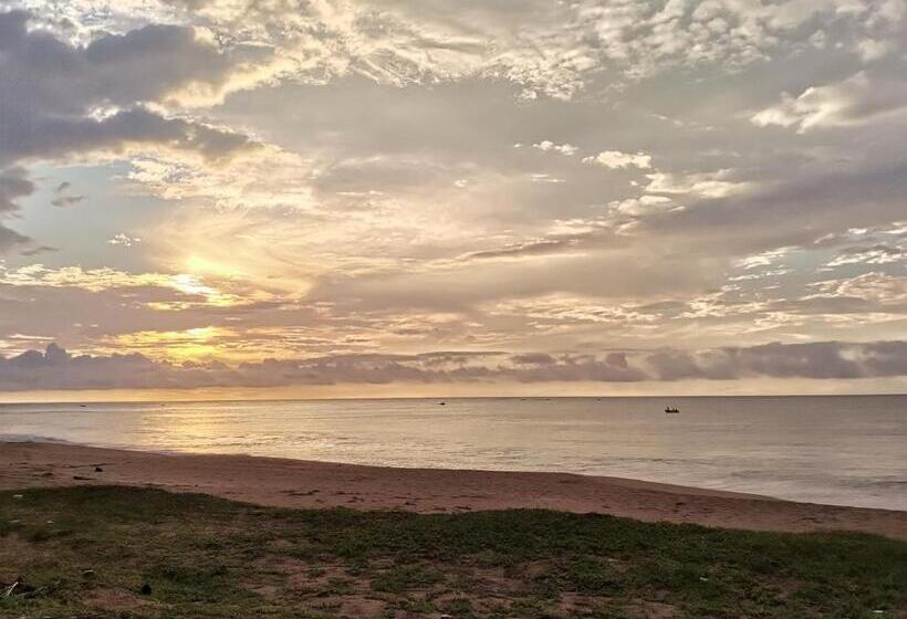 Отель Helios Beach Resort