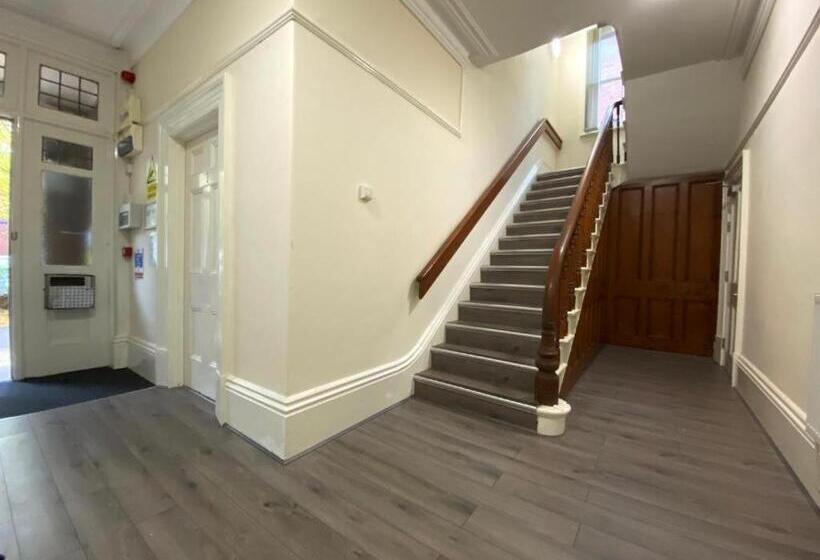 Пансион Spacious Victorian Double Room 2