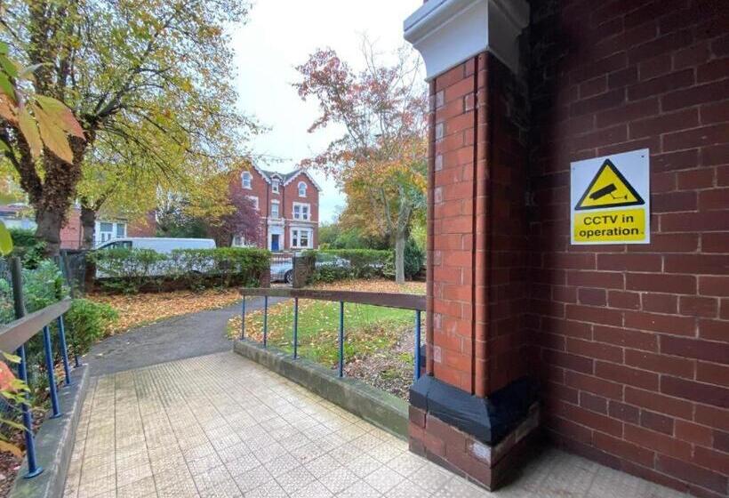 Пансион Spacious Victorian Double Room 2