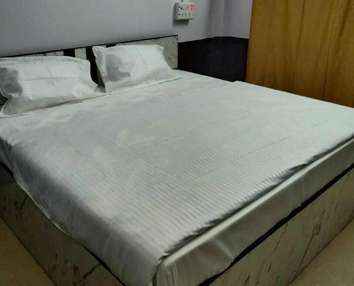 Spot On Hotel New Bright