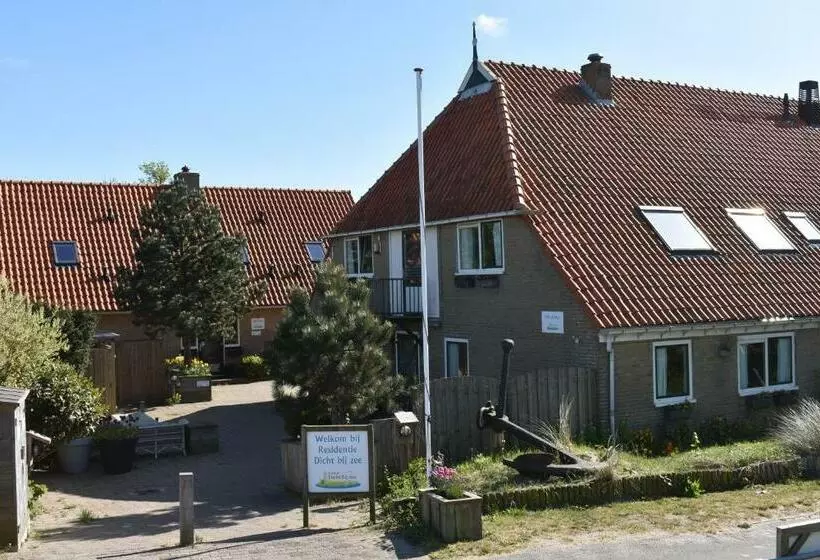 ホテル Dichtbijzee