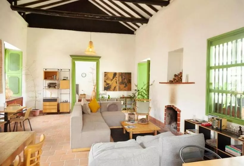 ホテル La Liebre Bed And Breakfast