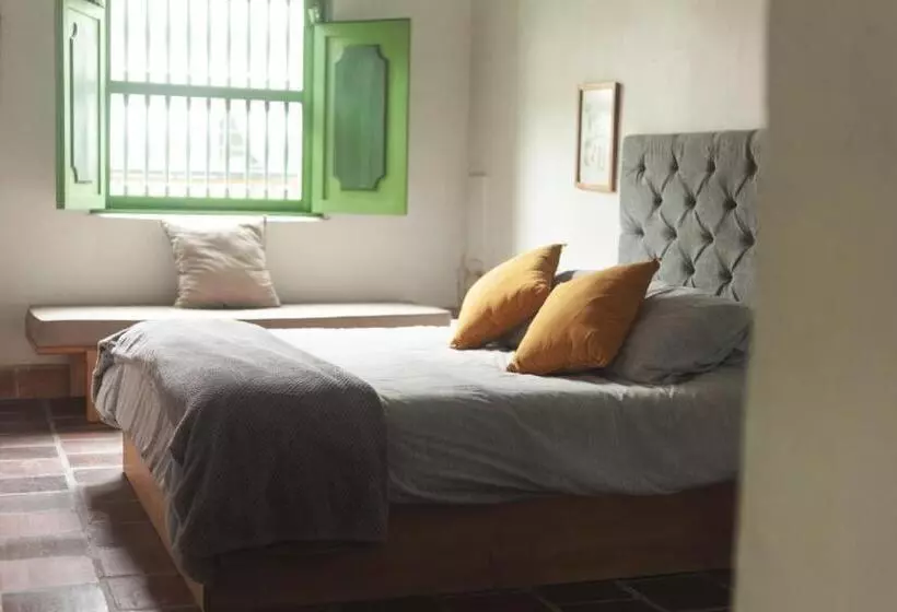 ホテル La Liebre Bed And Breakfast