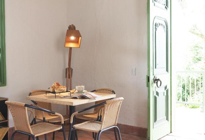 בית מלון כפרי La Liebre Bed And Breakfast