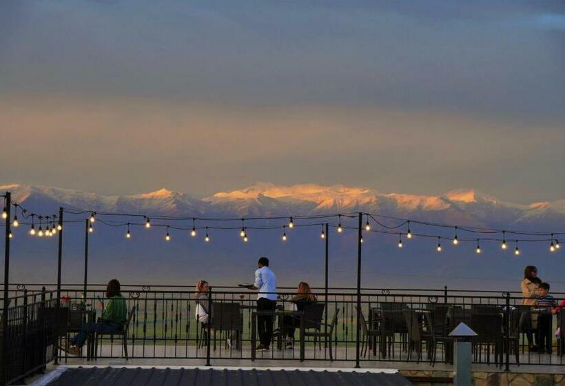 호텔 Villaggio Mirzaani Resort