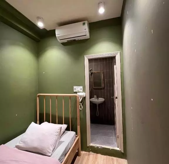 Meow Hotel & Cafe 2