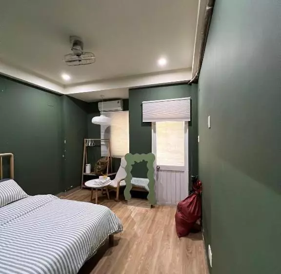 Meow Hotel & Cafe 2