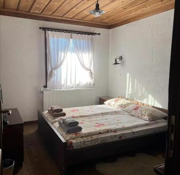 ペンション кондеви къщи