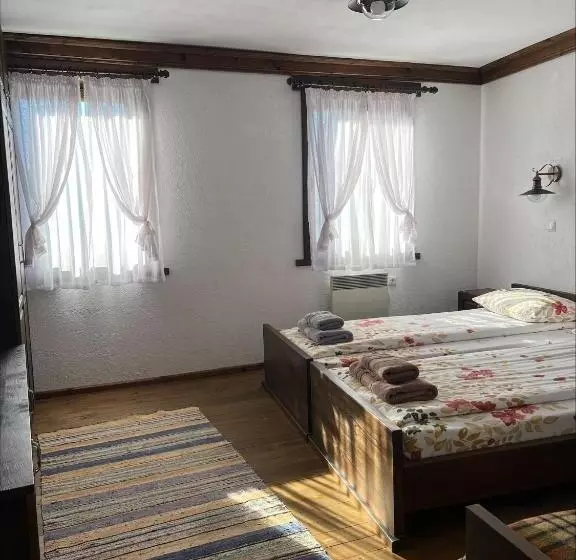 ペンション кондеви къщи