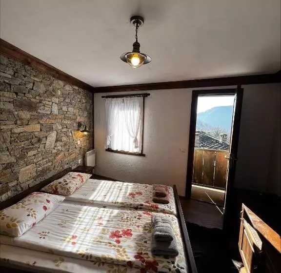 ペンション кондеви къщи