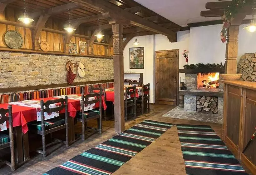 ペンション кондеви къщи