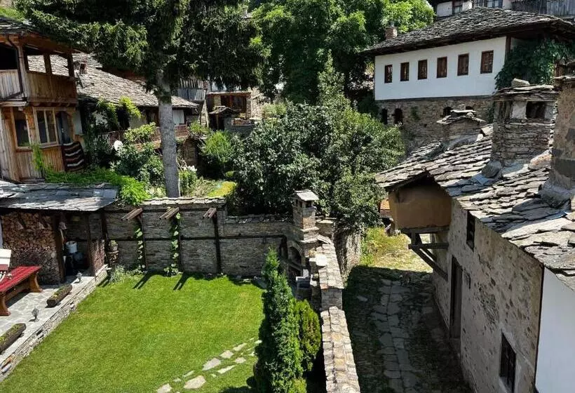 ペンション кондеви къщи