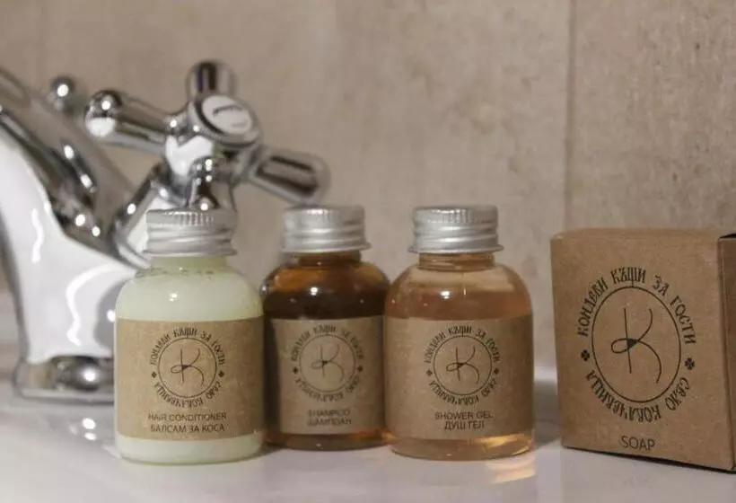 ペンション кондеви къщи