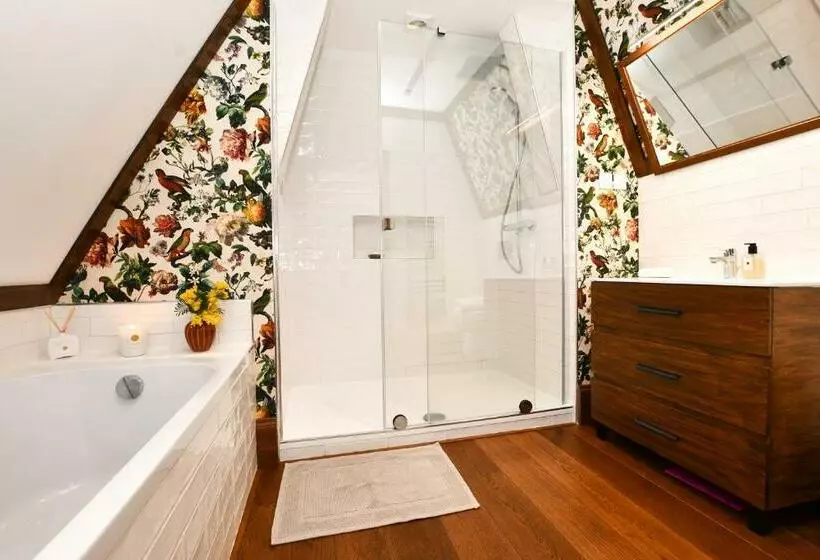 Aamiaismajoitus (B&B) Villa La Pas Parisienne