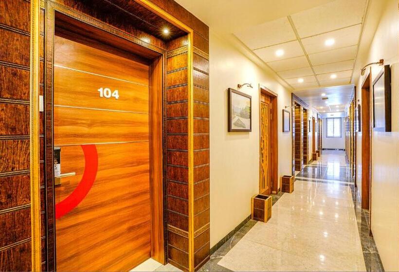 Fabhotel Ramjis Residency