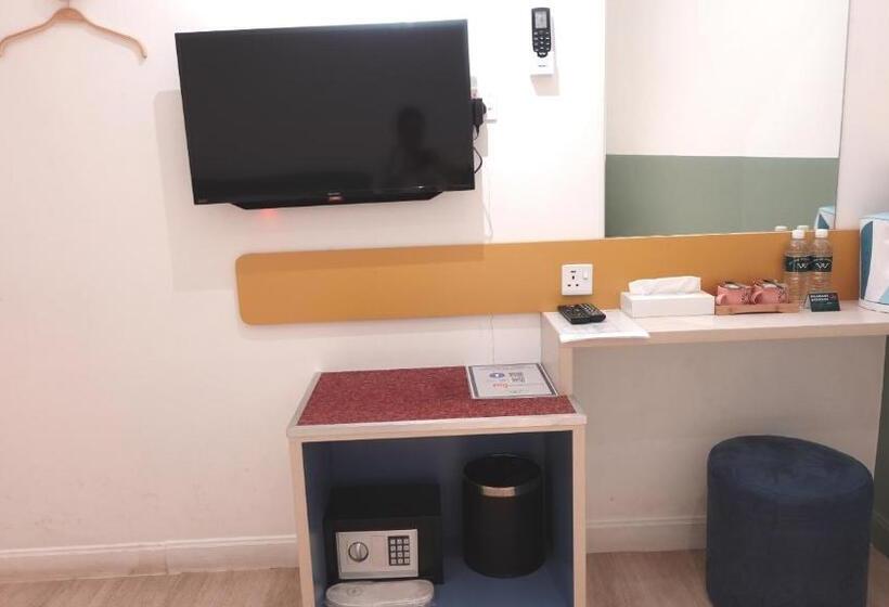 בית מלון כפרי All Are Welcome Lawas Boutique