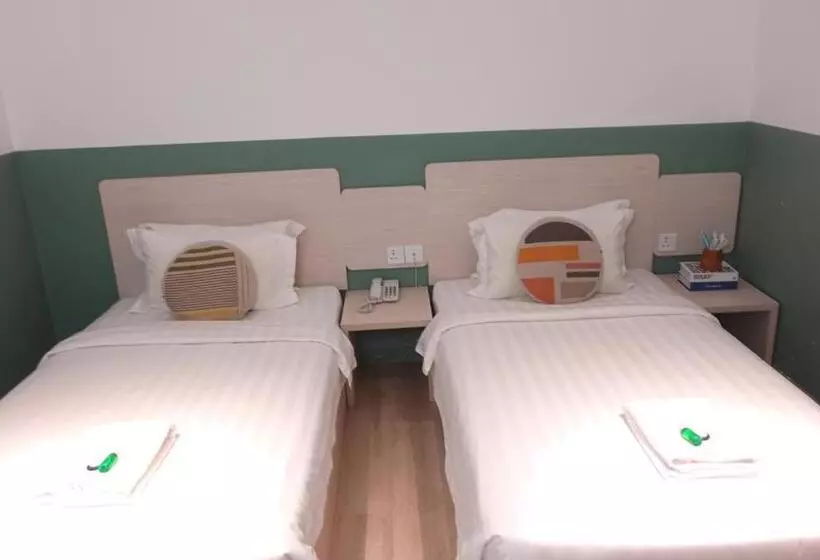 Hotelli All Are Welcome Lawas Boutique