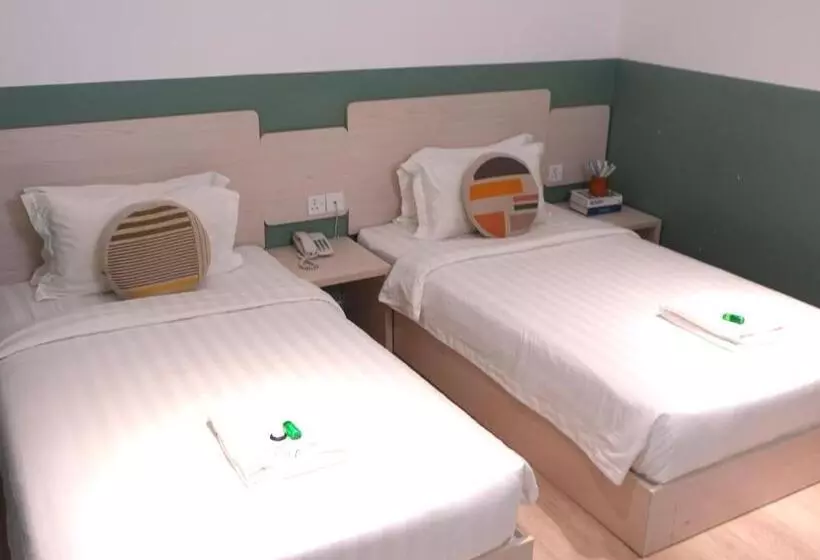 Hotelli All Are Welcome Lawas Boutique