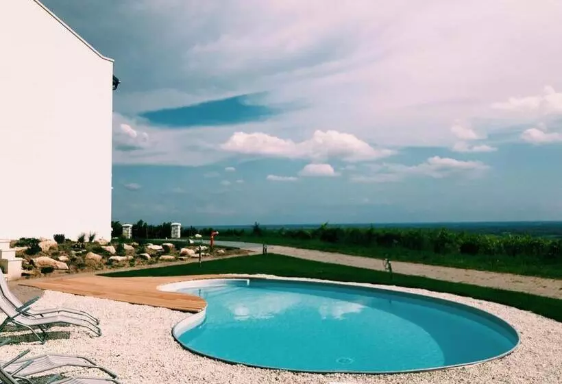 Hotelli Kincsem Kastély