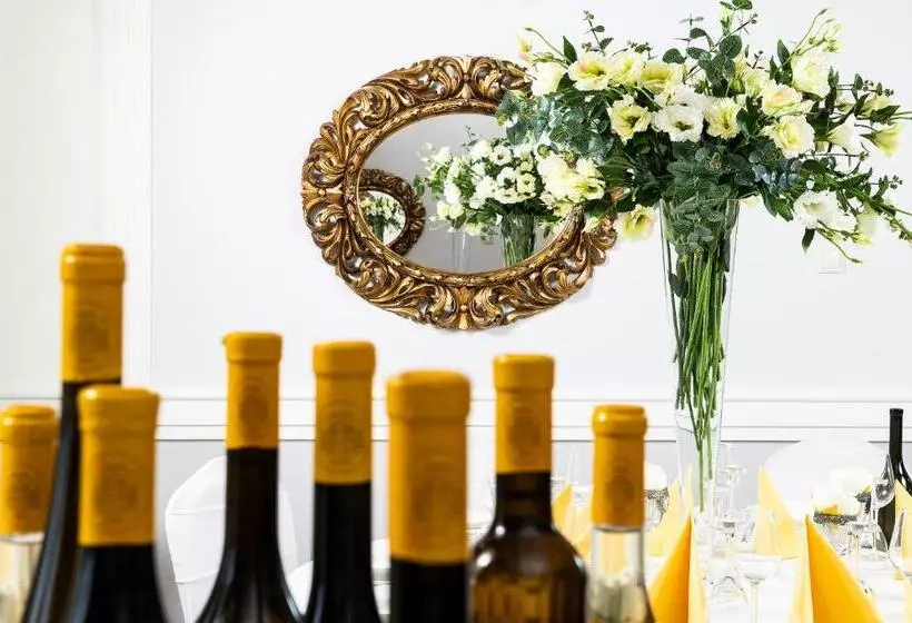 Hotelli Kincsem Kastély