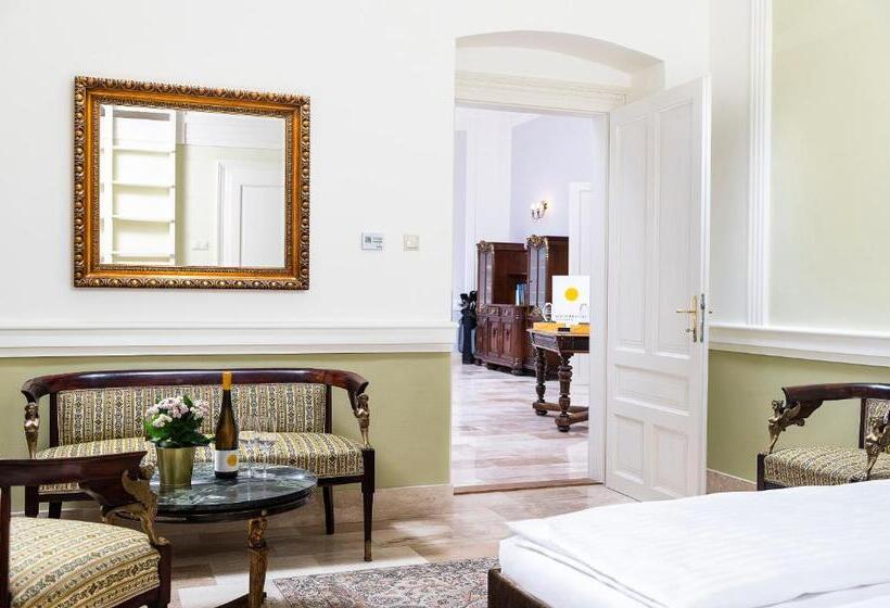 호텔 Kincsem Kastély