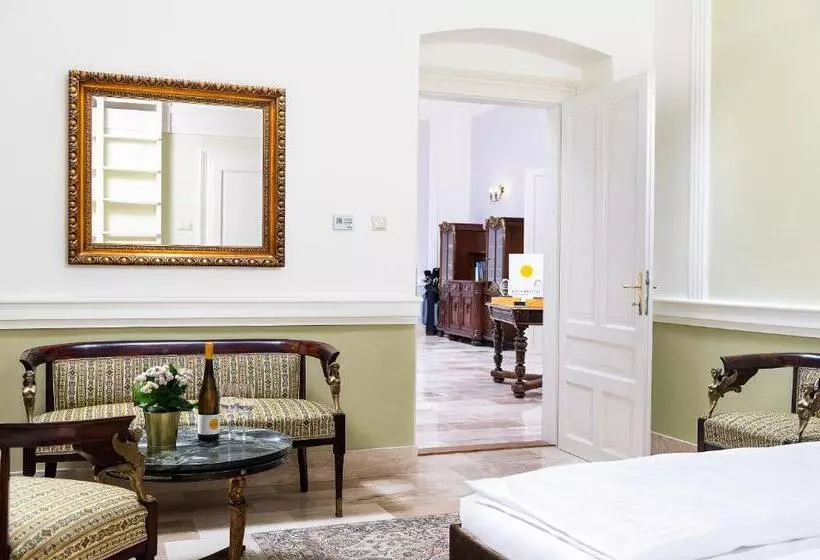 Hotelli Kincsem Kastély