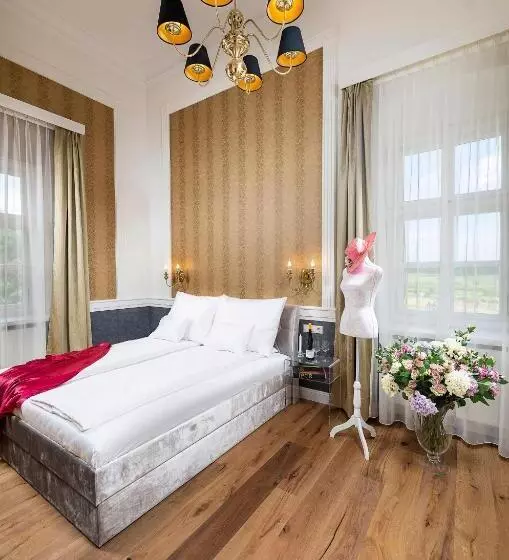 Hotelli Kincsem Kastély