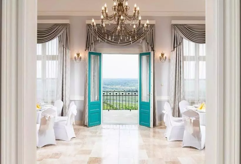 Hotelli Kincsem Kastély