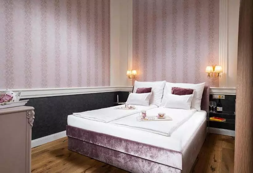 Hotelli Kincsem Kastély