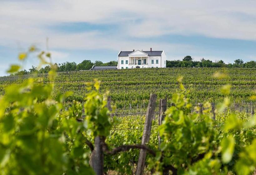 호텔 Kincsem Kastély