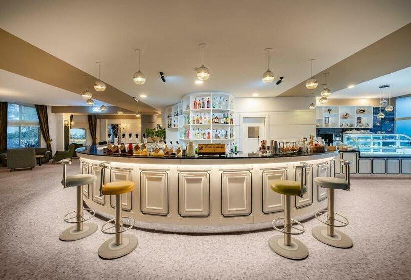 هتل Medworld Health & Rehabilitation Center Pine Beach Belek