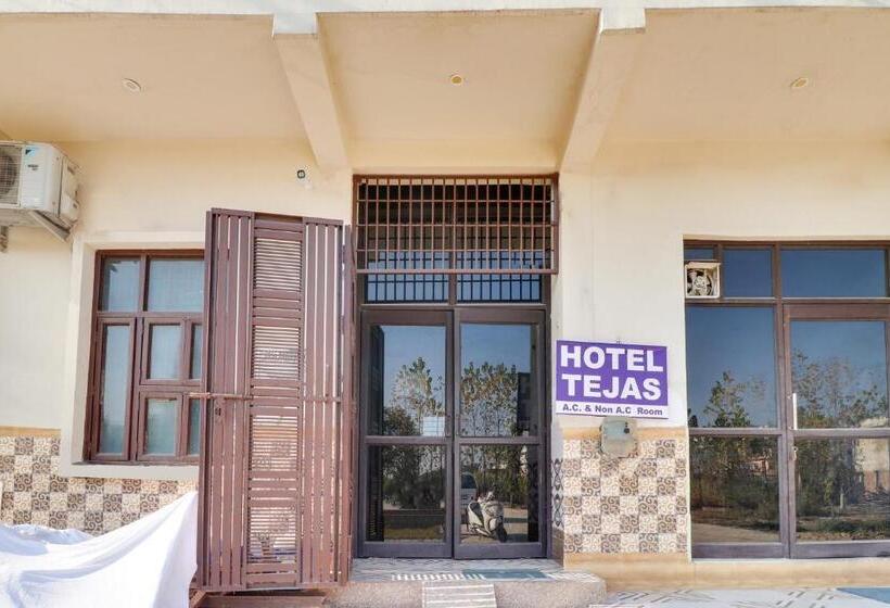 Hotel Oyo 85652  Tejas
