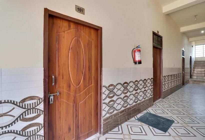 Hotel Oyo 85652  Tejas