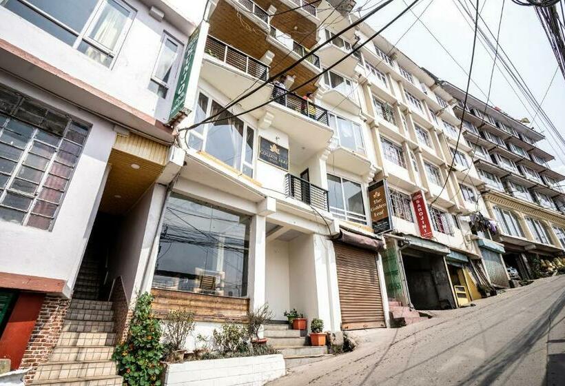 Hotel The Golden Leaf