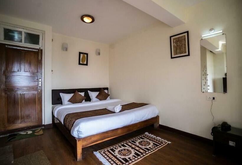 Hotel The Golden Leaf