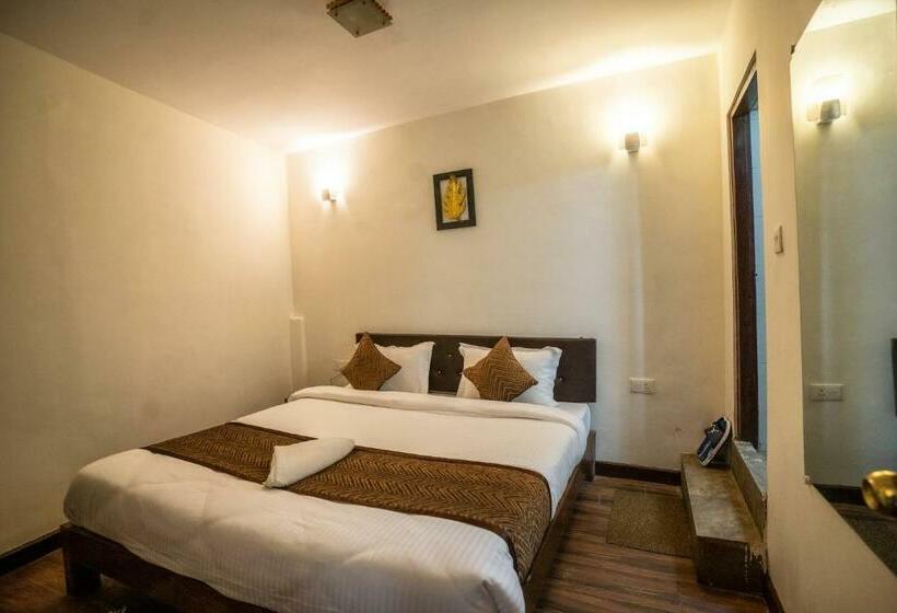 Hotel The Golden Leaf