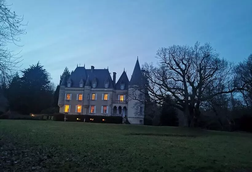 Majatalo Le Domaine Du Château De Launay Guen