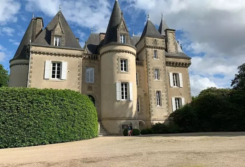 Majatalo Le Domaine Du Château De Launay Guen