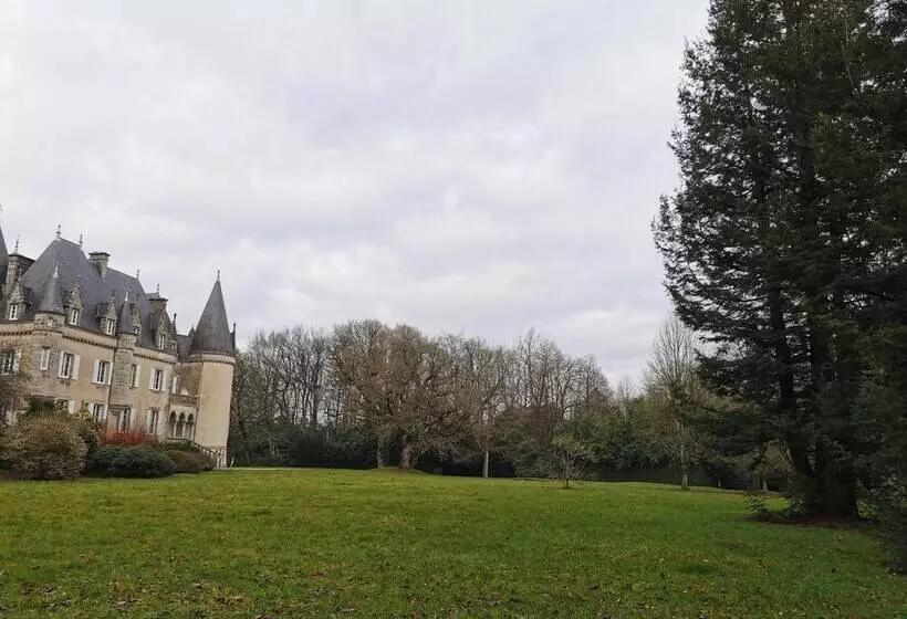 Majatalo Le Domaine Du Château De Launay Guen