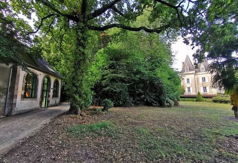 Majatalo Le Domaine Du Château De Launay Guen