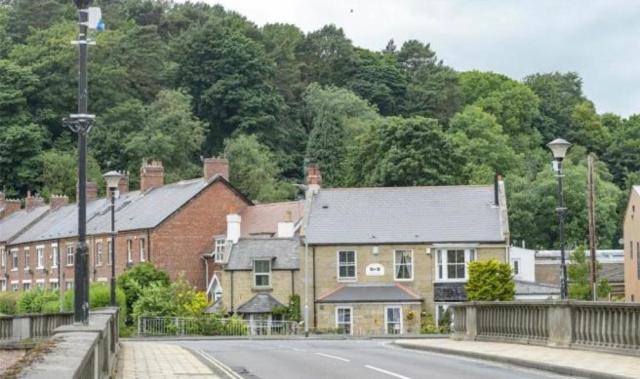 پانسیون Newminster Cottage