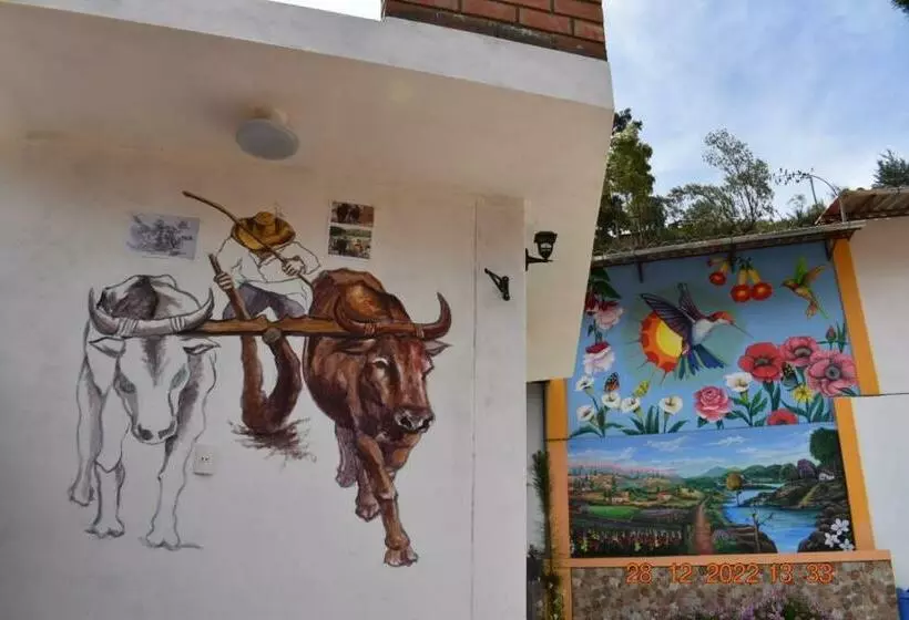 Retkeilymaja La Finca Tarma