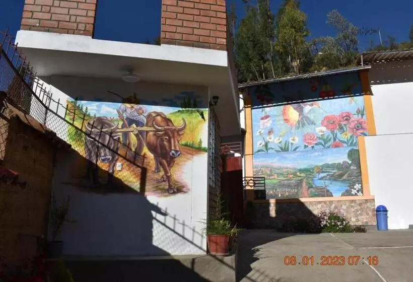 Retkeilymaja La Finca Tarma