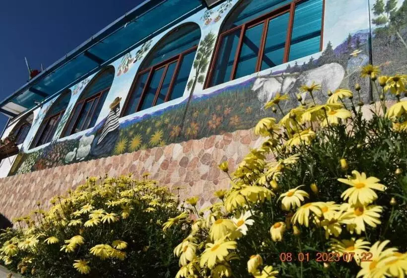 Retkeilymaja La Finca Tarma