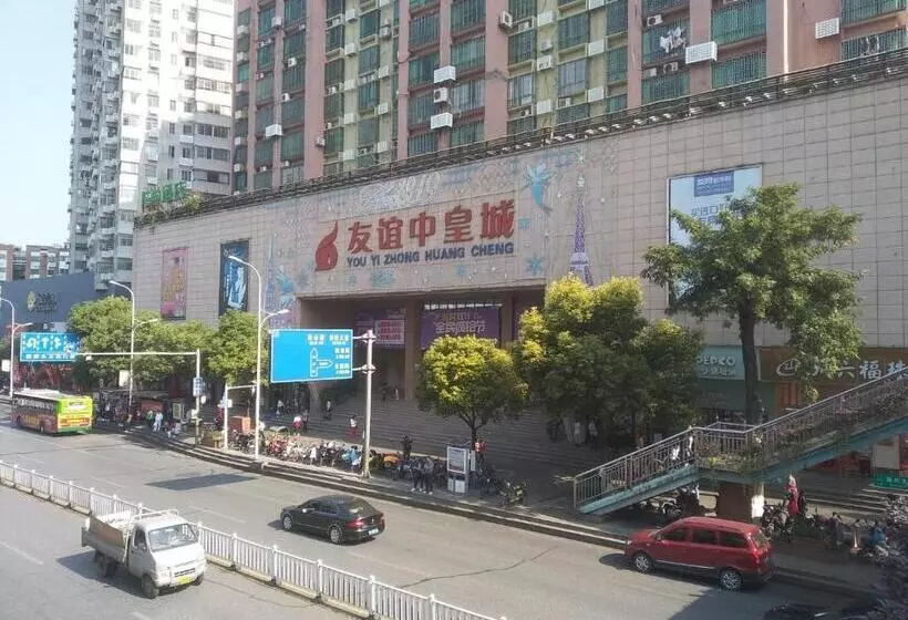 Hotelli 7days Premium Chenzhou Xinglong Pedestrian Street Branch